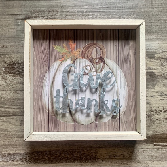 Give Thanks Fall/ Thanksgiving Pumpkin Sign - Picture 1 of 4